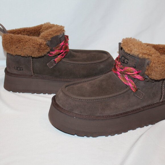 NIB UGG WOMEN'S FUNKARRA PLATFORM SUEDE SHEARLING LINED ANKLE BOOTS - Picture 2 of 7
